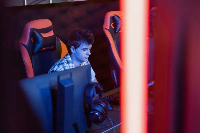 Me, Myself, and the W: How Solo Queue Savages Are Cracking Team Games by Going Full Lone Wolf